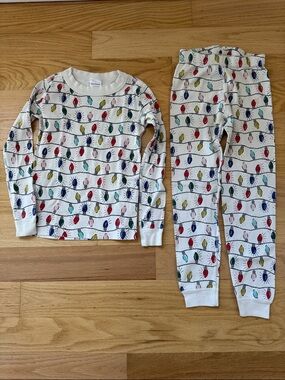 Hanna Andersson Cream Pajama Set with Multicolor Holiday Lights